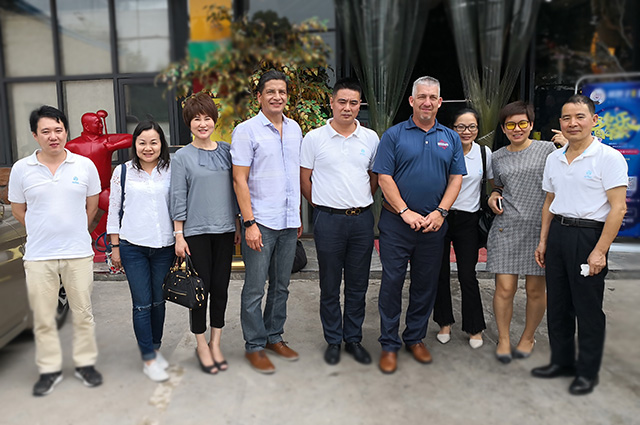 騰飛之路——2018奧泰格與美國外賓進行商務(wù)洽談